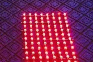 傳統燈條屏LED顯示屏有哪些優缺點？