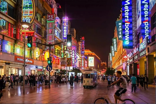 縣城旅游熱翻天，LED顯示屏如何化身文化新使者？