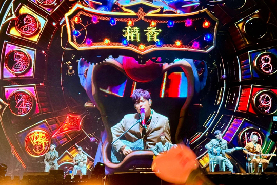 殺瘋了！周杰倫深圳演唱會嗨翻天際！聯誠發大屏、熒光棒與無人機齊齊上陣！